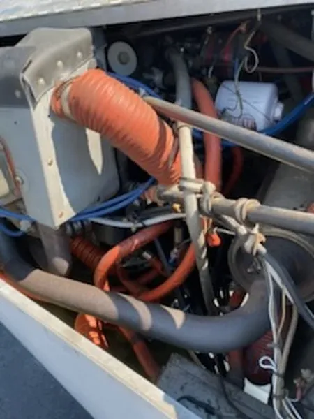 1968 Piper PA-28-140 N5584F — Engine right